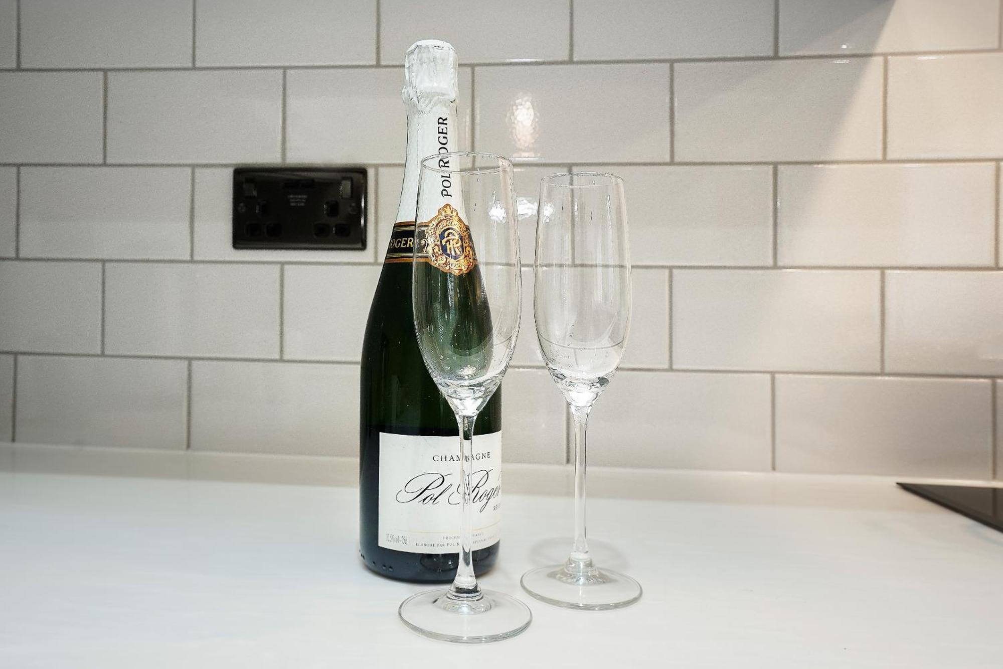 Lucas Apartment Sudbury  Ngoại thất bức ảnh